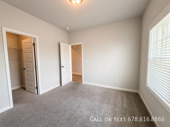 Building Photo - 213 Logan Crest Ct