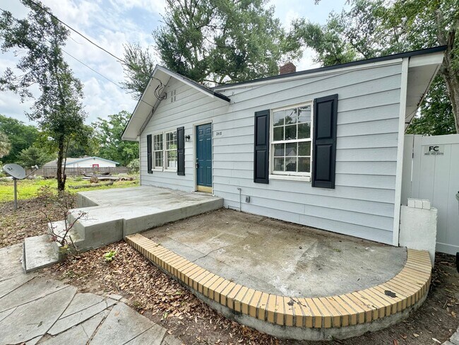 Building Photo - 248 Avenue L NE