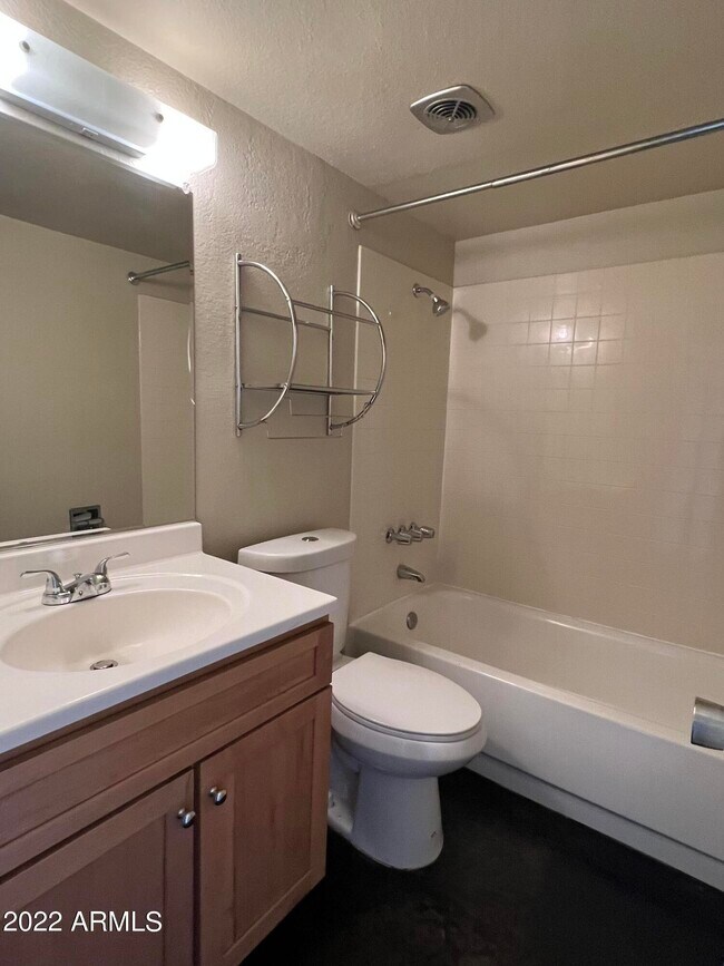 Building Photo - 1718 E Campbell Ave