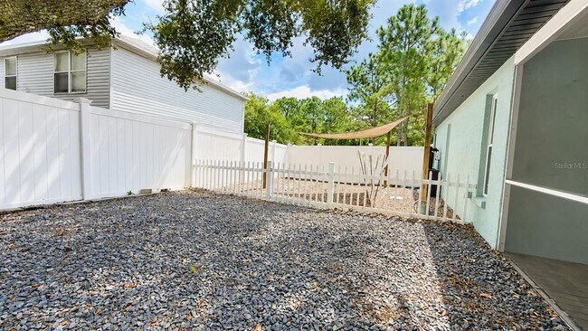 Building Photo - 2469 Lackland Ave