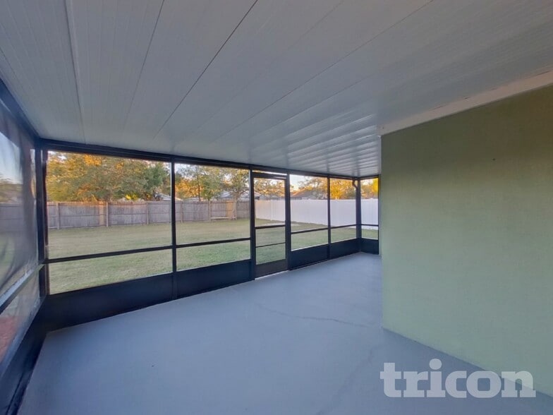 Building Photo - 1416 Thistledown Dr