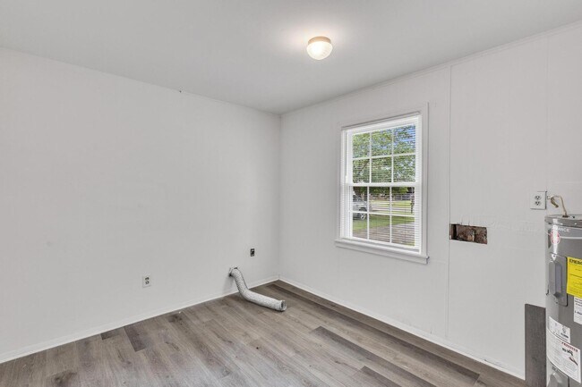 Building Photo - Castle Hayne Home for Rent!