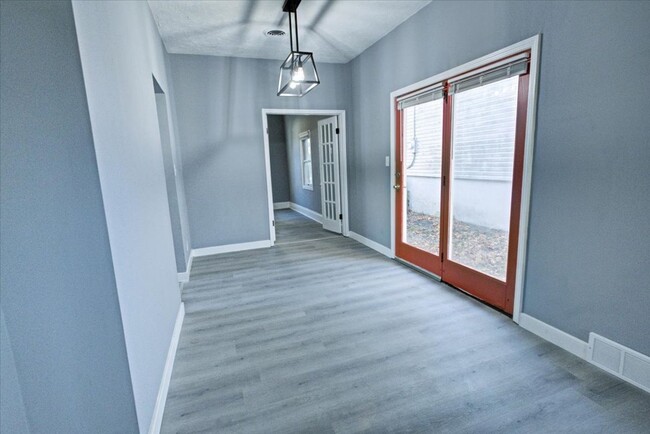 Building Photo - beautifully renovated 1922 bungalow in the...