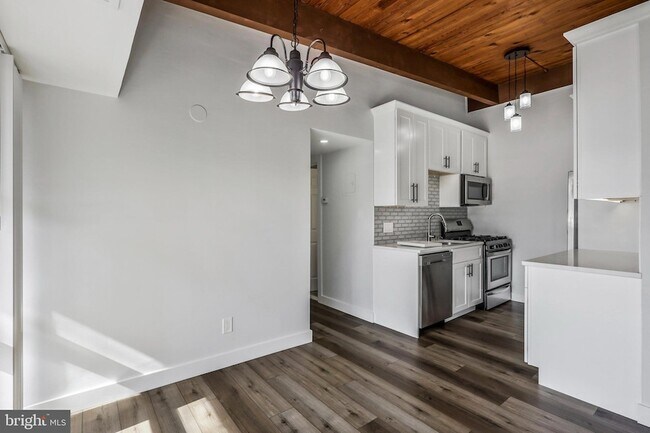 Building Photo - 7758 Donnybrook Ct