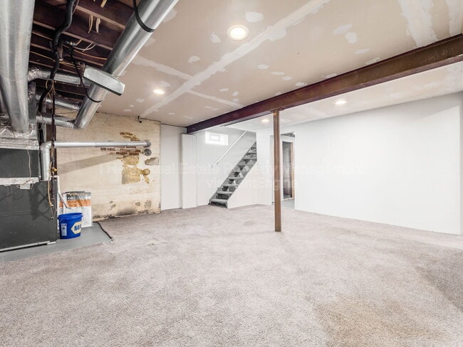 Building Photo - 1621 Sullivant Ave