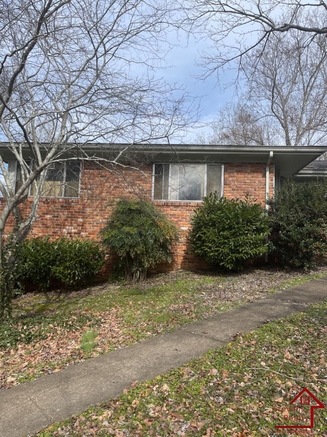 Primary Photo - 7131 Holland Ln