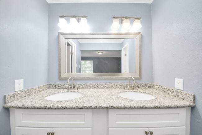 Building Photo - 26722 Cypresswood Dr