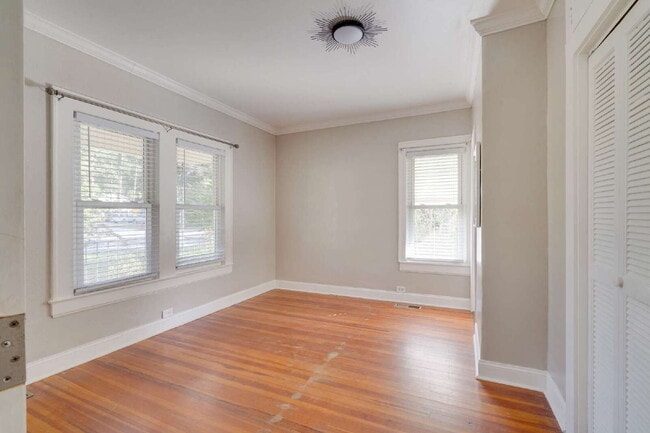 Building Photo - Three-Bed Home w/ Fenced in BackYard in the Heart of Durham