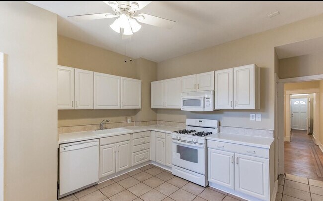 Building Photo - 3014 Clifton Park Terrace