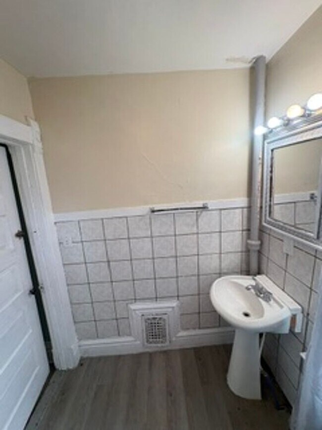 Building Photo - 4 bedroom single family home in Peoria for Rent