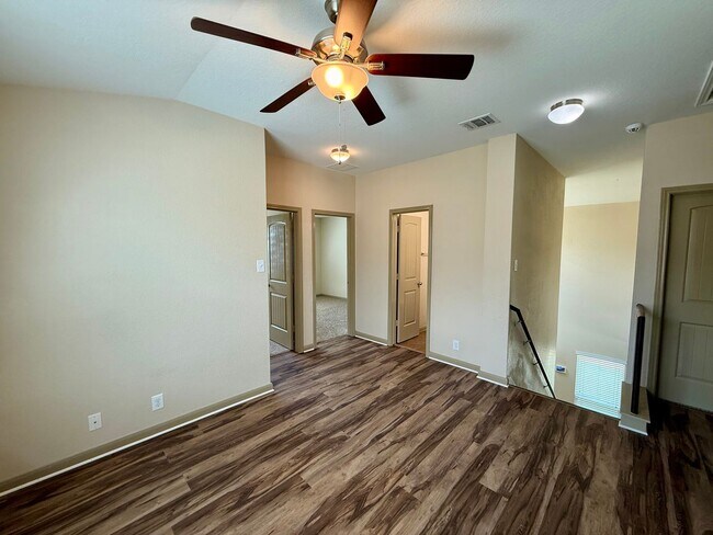 Building Photo - Beautiful 3 bedroom, 2.5 bathroom in Avery...
