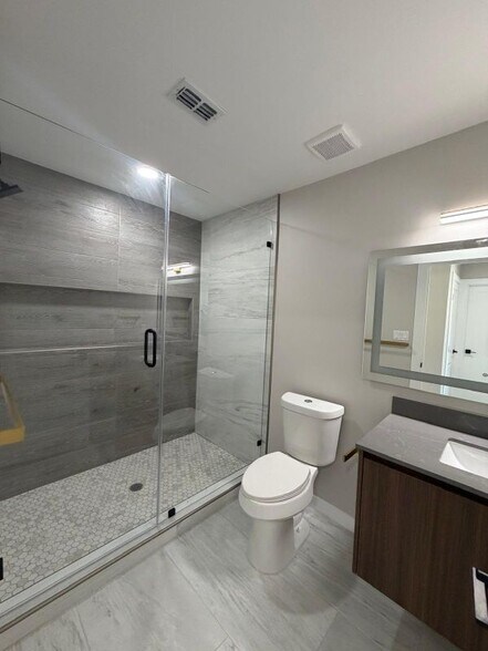 Building Photo - 2224 Corales St