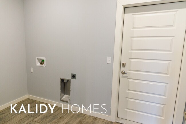 Building Photo - 1796 Salma Rd