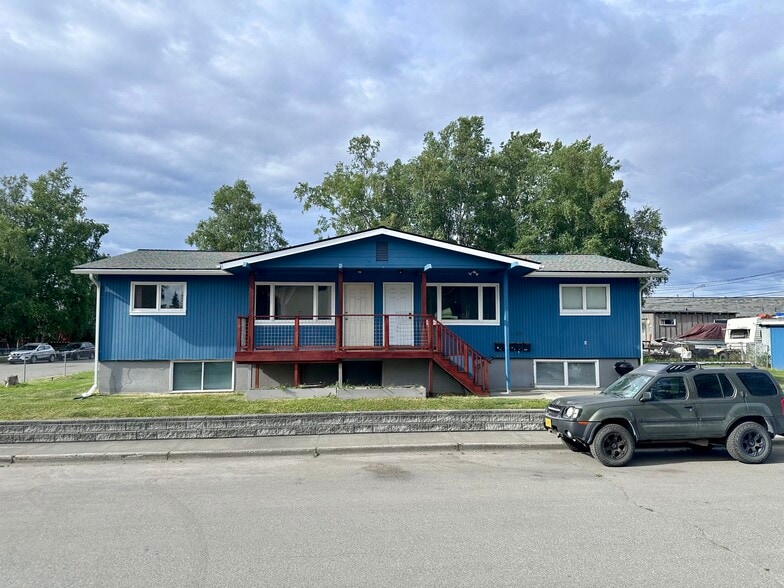 Building Photo - 1401 E 10th Ave