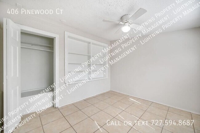 Building Photo - 406 Pinewood Ct
