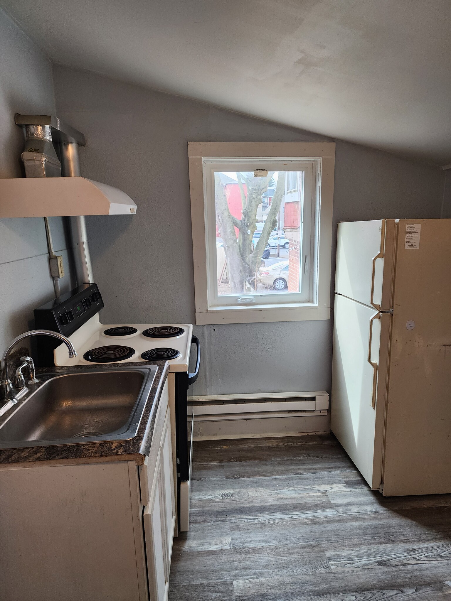 Second Floor Full Kitchen - 232 N Shippen St