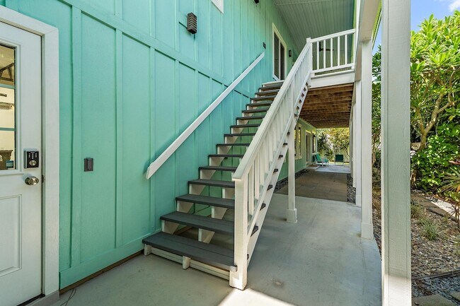 Building Photo - 3463 Canal Ct