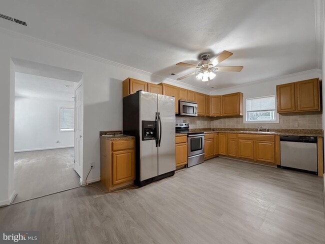 Building Photo - 35972 Washington Ave