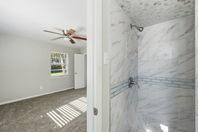 Building Photo - 2721 Ash Park Dr