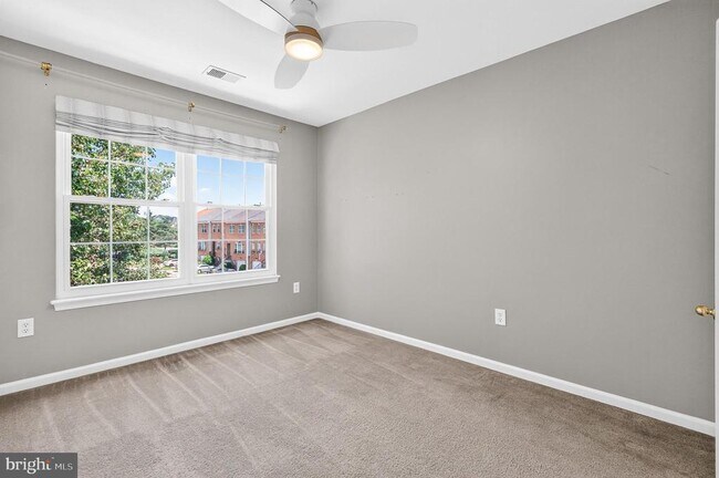 Building Photo - 967 Herons Run Ln