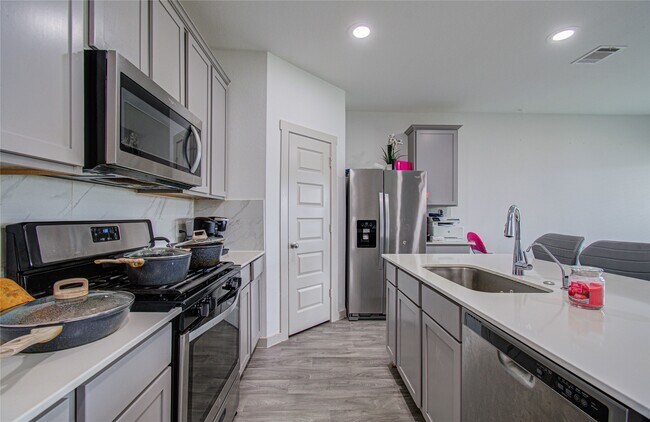 Building Photo - 22 Desert Spring Ln