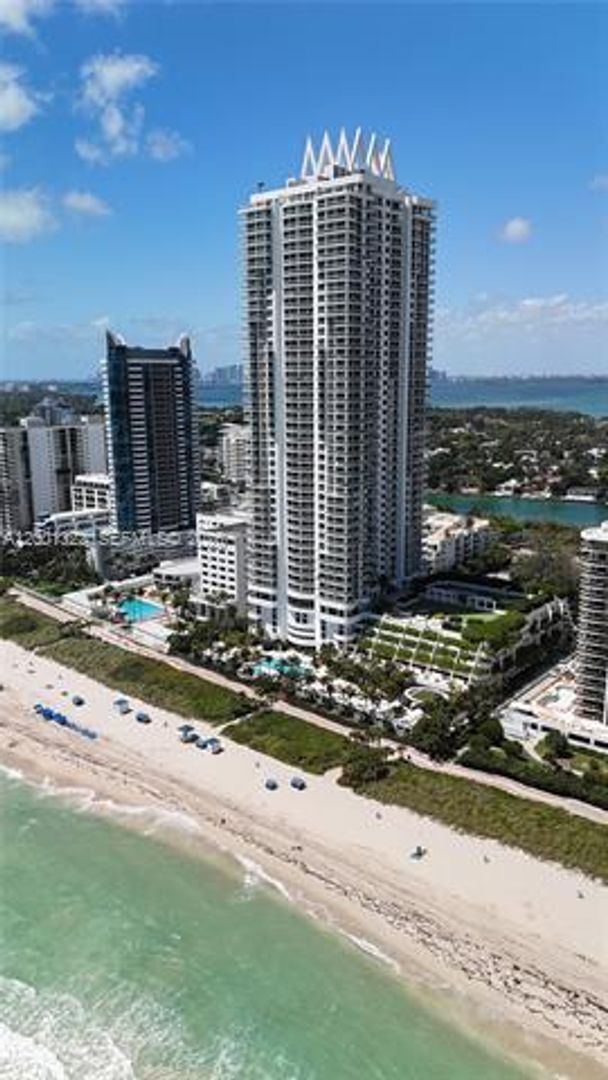 Building Photo - 6365 Collins Ave