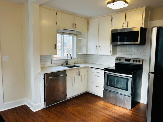 Building Photo - 4330 S K St