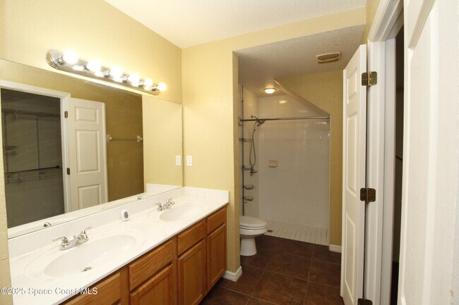 Building Photo - 3995 Almeida Court