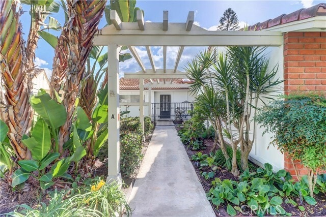 Building Photo - 3285 San Amadeo