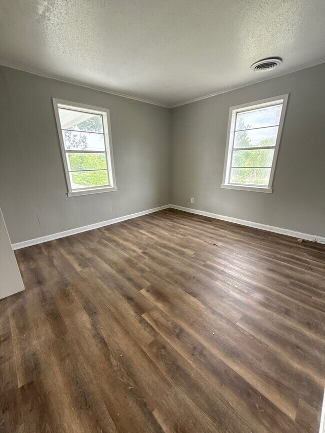 Building Photo - 15425 TN-59