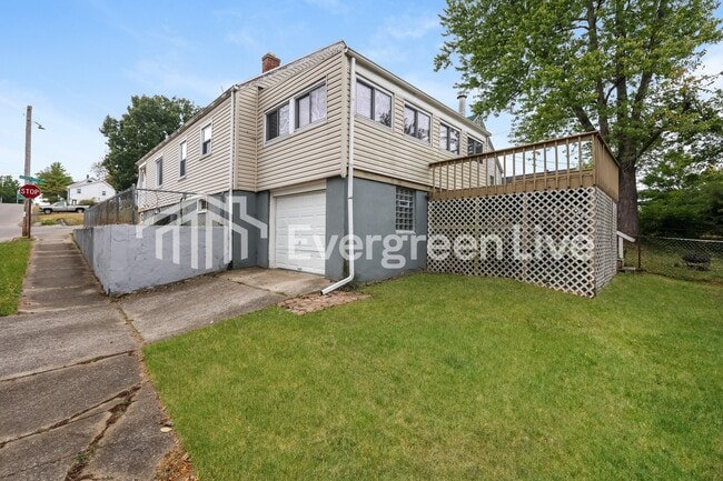 Building Photo - 4263 Woodcliffe Ave