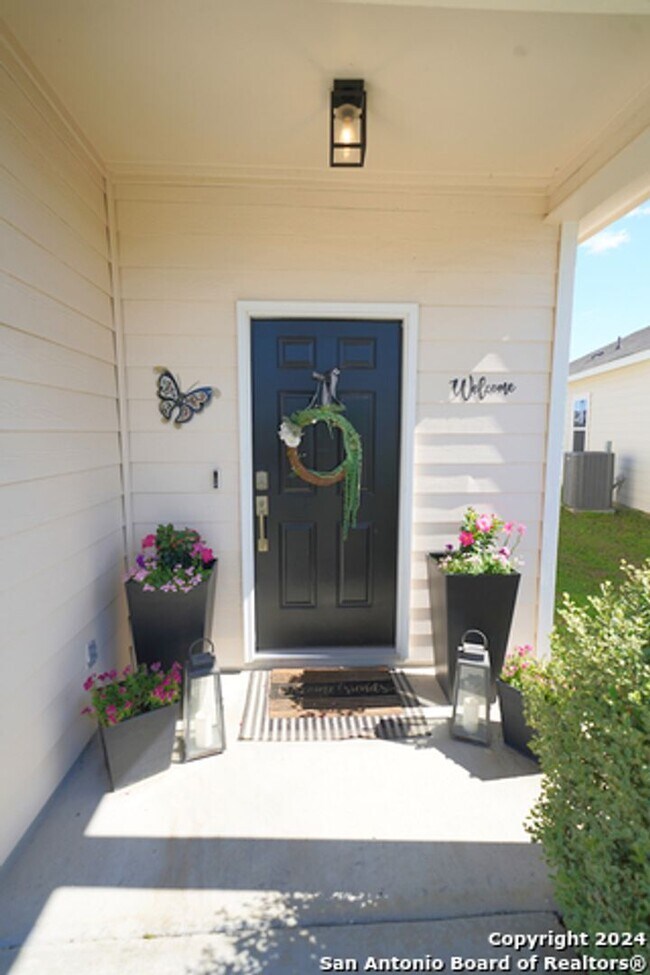 Building Photo - Charming Home Now Available in the Liberte...