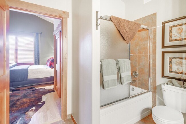 Building Photo - Downtown Frisco! Tons of space, amazing lo...