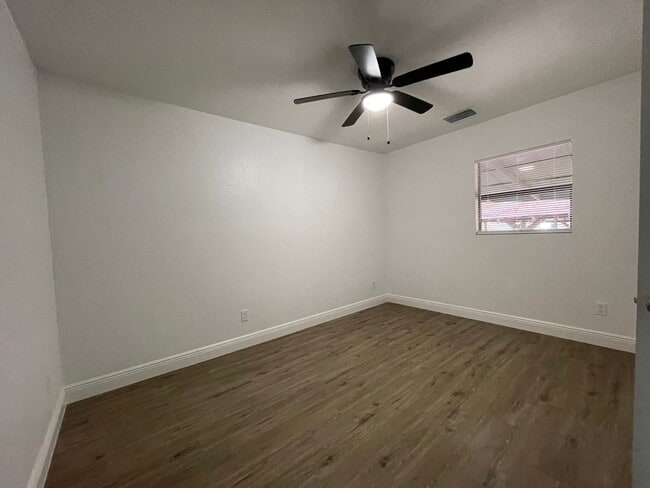 Building Photo - 3 Bed 2 Bath Thonotosassa