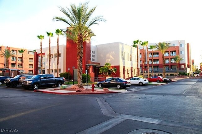 Building Photo - 15 E Agate Ave