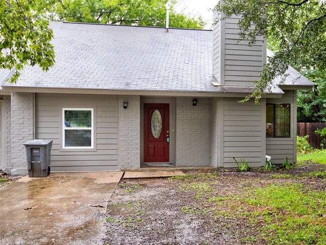 Building Photo - 2901 Burning Oak Dr