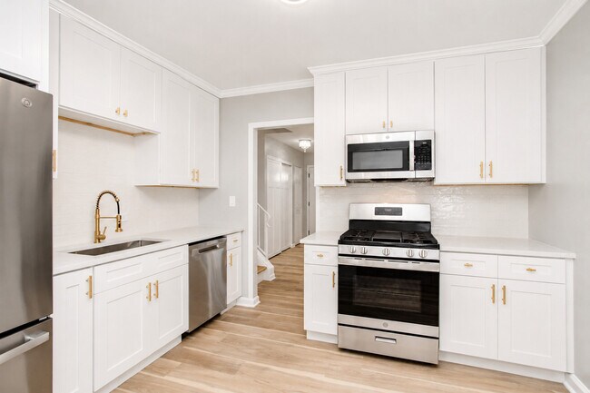 Building Photo - 7777 Ramsgate Cir S