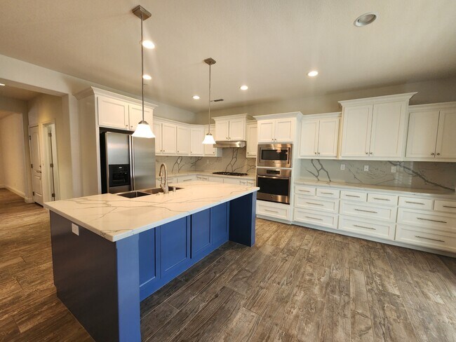 Building Photo - 1160 Brighton Way