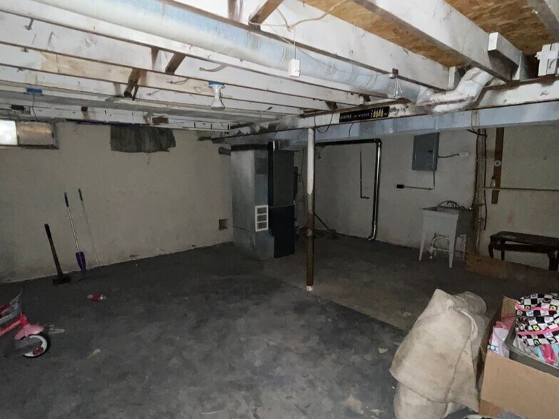 Building Photo - 4552 7th St