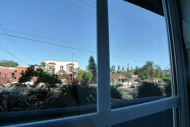 Building Photo - 245 N Alvarado St