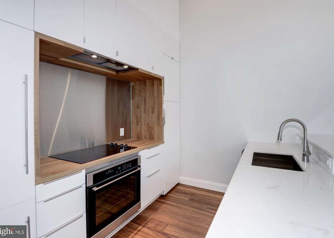 Modern Kitchen - 4600 Kenmore Dr NW