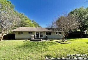 Building Photo - 3223 Leewood Dr