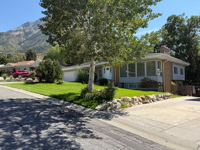 Building Photo - Olympus Cove Five Bedroom Rambler; Amazing...