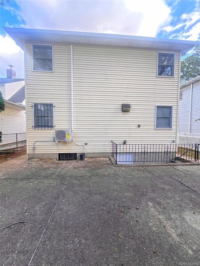 Building Photo - 406 Plainfield Ave