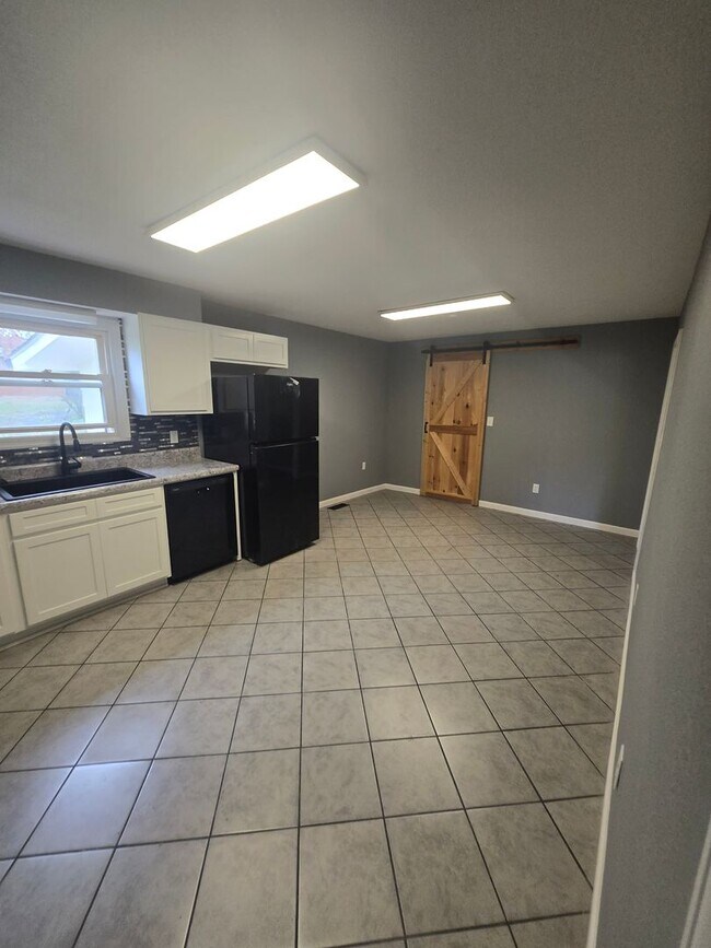 Building Photo - Newly Remodeled 3 Bedroom Home in Mosheim, TN – Move-In Ready!