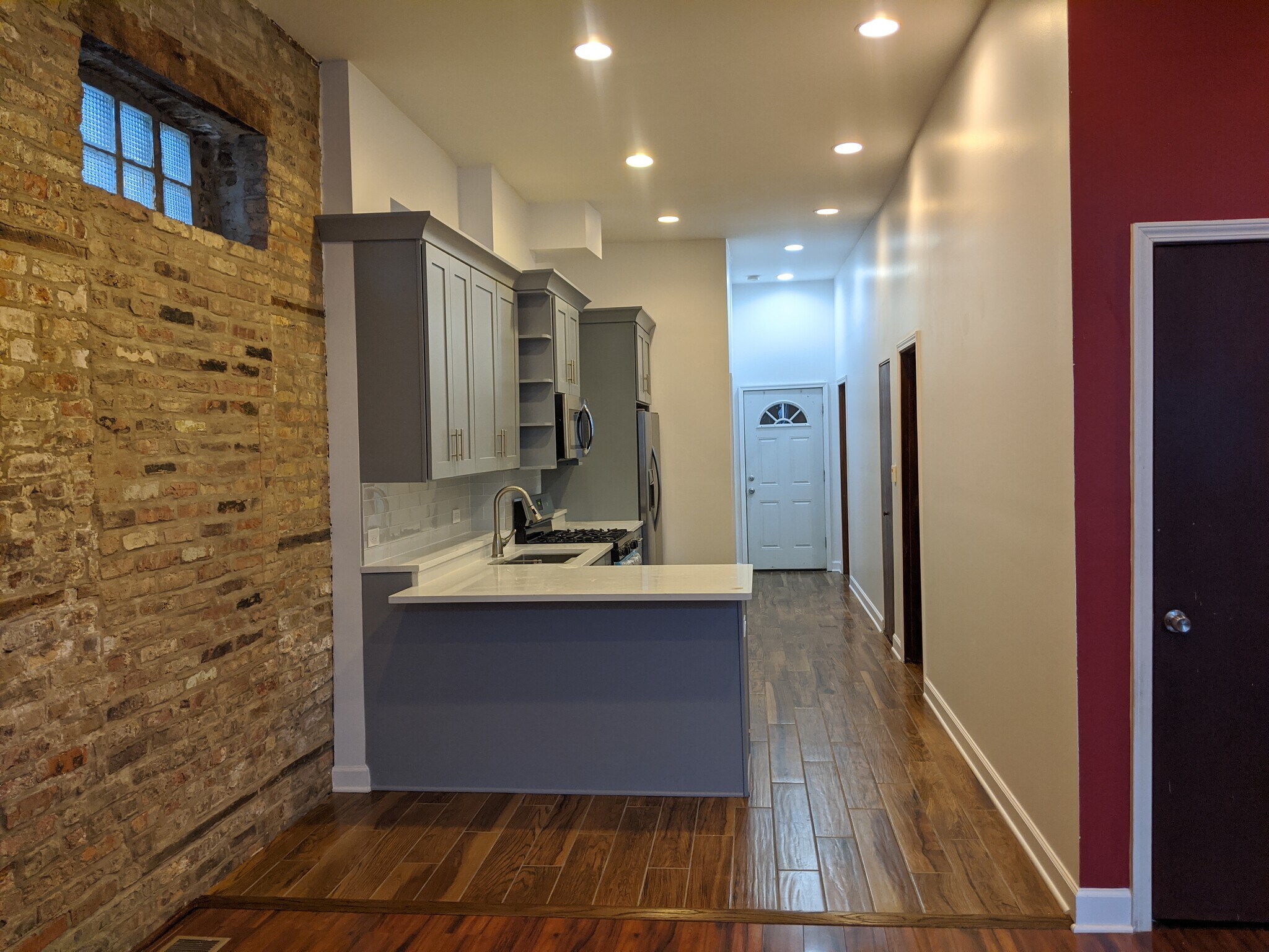 Building Photo - 1540 W 17th St