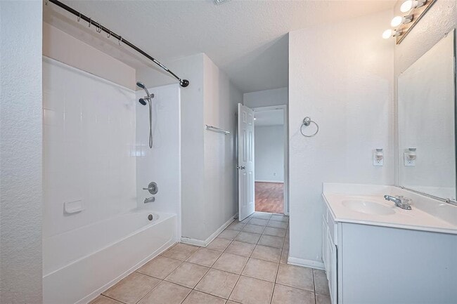 Building Photo - 12927 Pale Ivy Ln