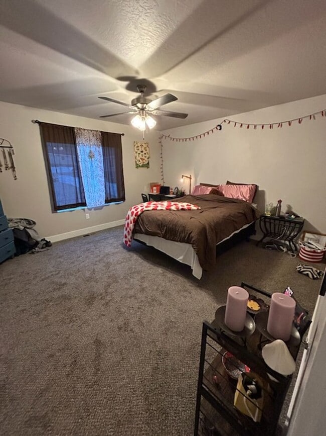 Building Photo - Three bedroom, 2.5 bath townhome