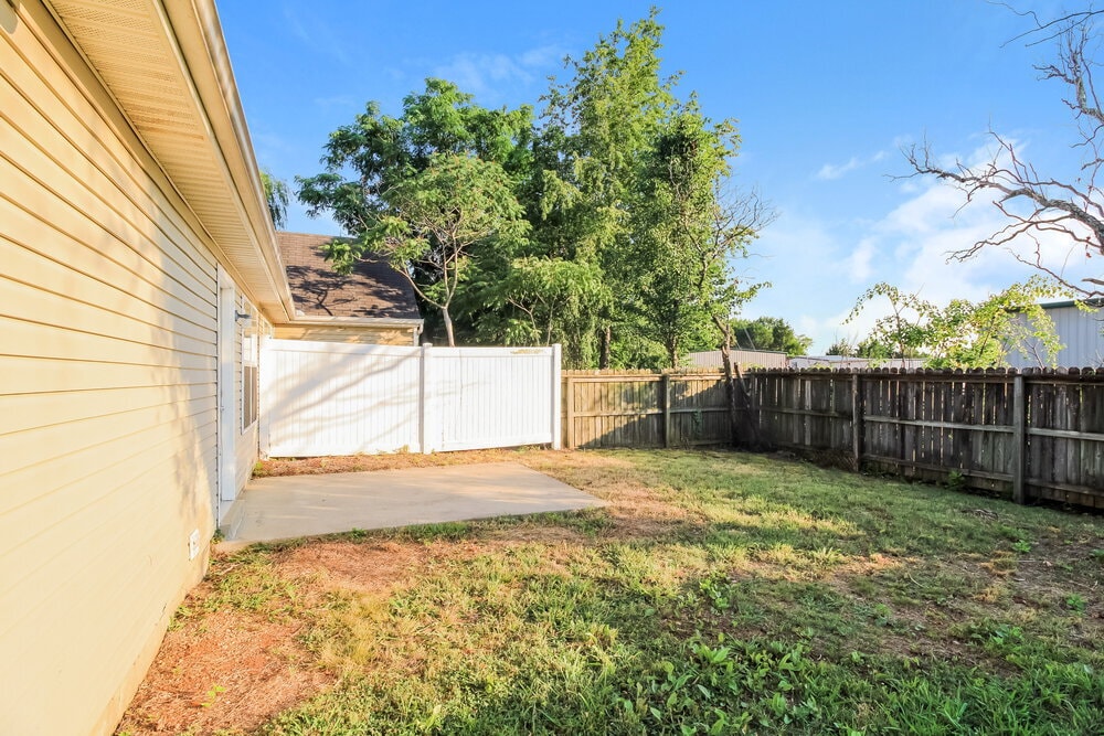 Building Photo - 720 Dellwood Dr