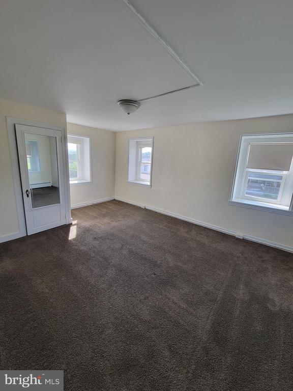 Building Photo - 1022 Gravel Pike